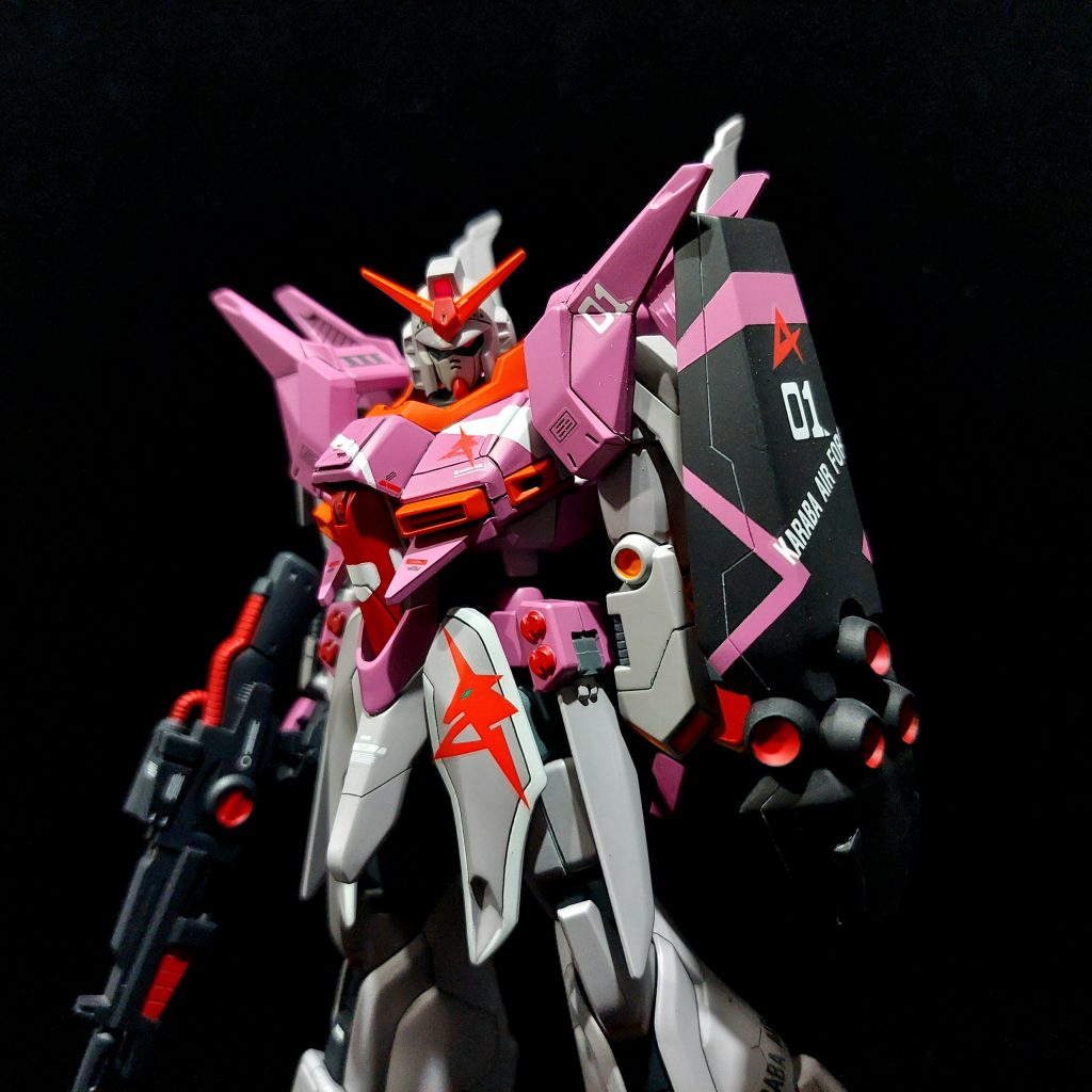 お気付きのようにあの機体のパ○りですw( ・`д・´)リントヴルムのhgバージョンってところです❗