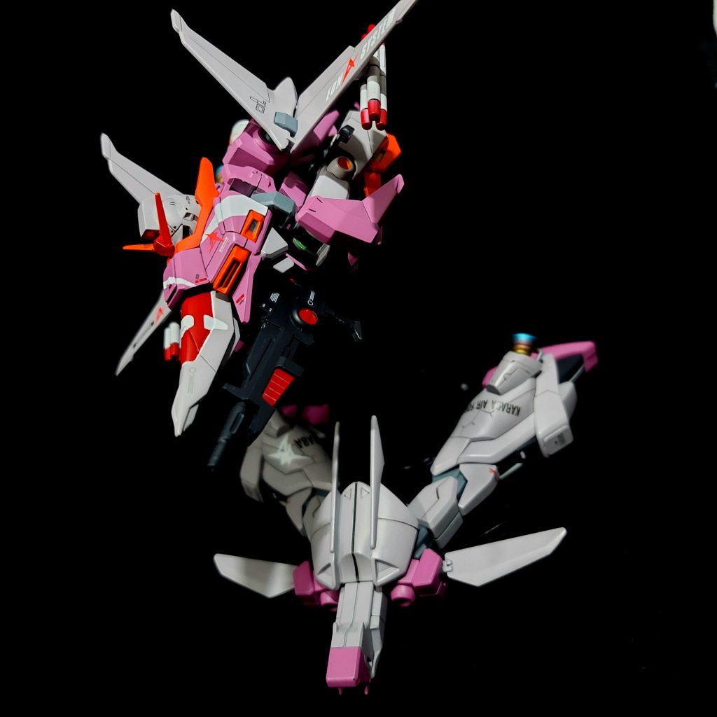 ちゃんと変形もしますよ🎵Vガンダムみたいですよね✨ガンダム頭がチラ見えすると( *´艸`)