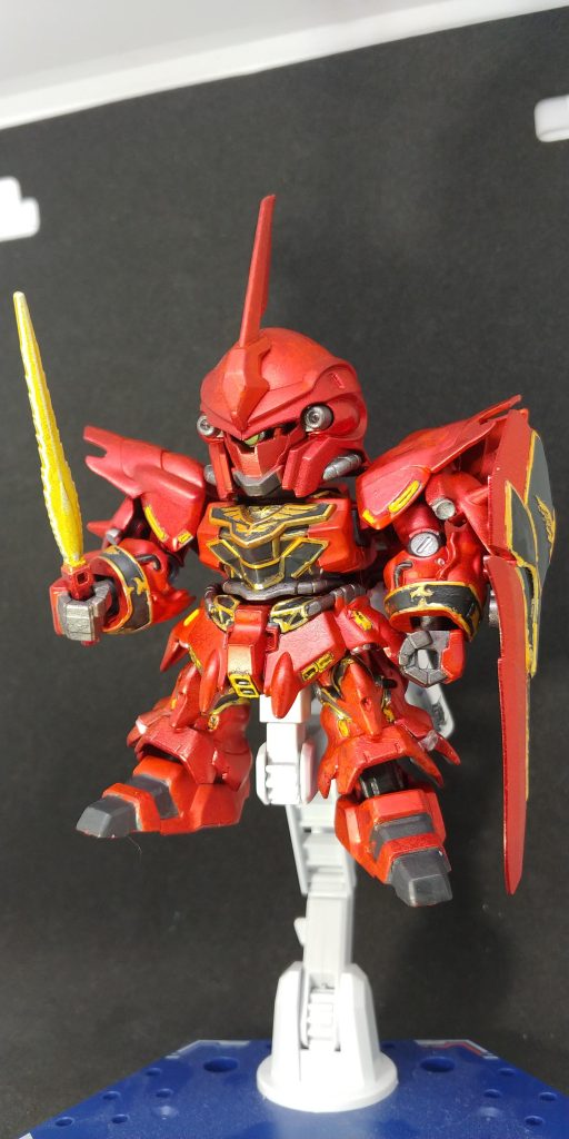 食玩のMOBILITY JOINT GUNDAMのサザビー用EXパーツのビームサーベルを持たせて