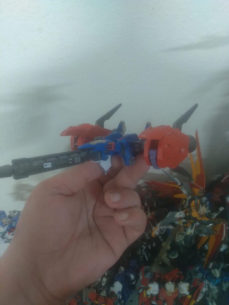 The new hyper agni launcher looks really good on there. There are pegs on either side of cockpit area. These can be used for mounting various types of equipment from cannons to swords.