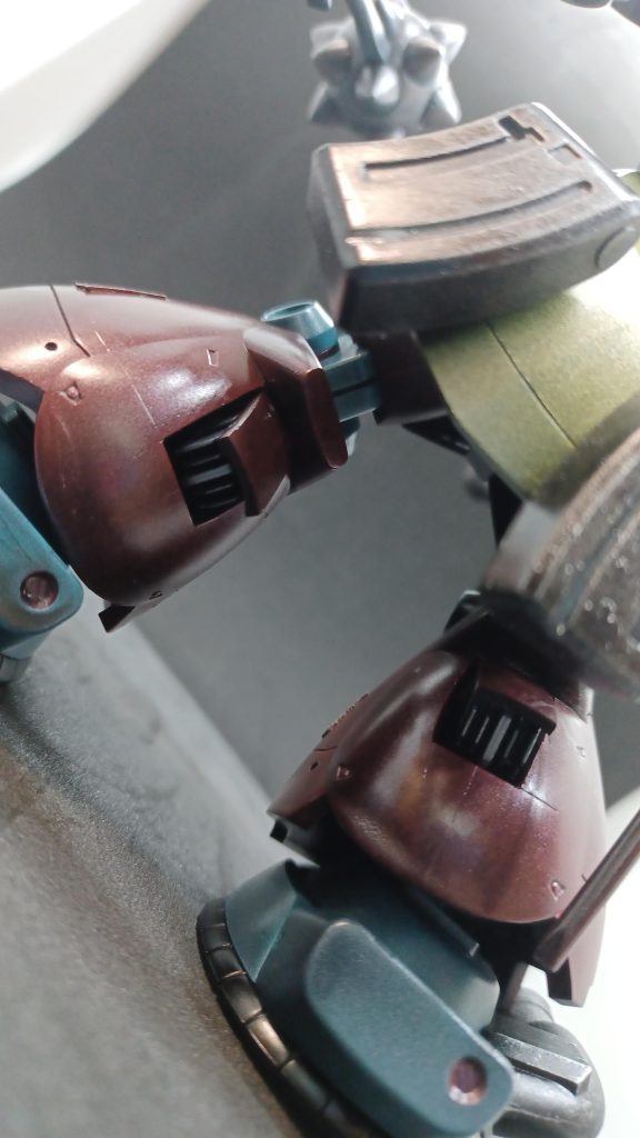 わかりにくいですが、両足後面には自作の放熱フィンでディテールアップを図りました‼️