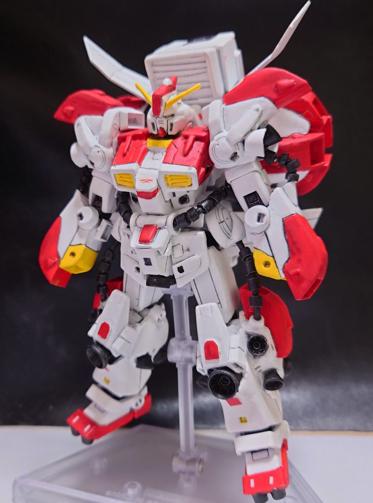 素体は1/144HGUCガンダムマーク2で制作してます。その他ジャンクパーツ、パテスクラッチで若干マッシブにした状態でそれっぽくしました。マーク2の原型はほとんどとどめてないです。