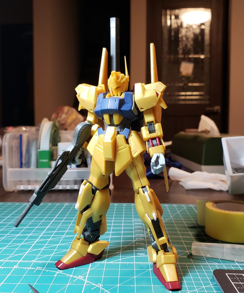 ヒザは内側に1mmプラ棒噛ませて、表はディティールアップ。多少目立つように...なったか...?