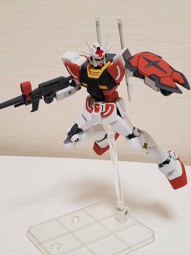 ◎ボックスアート風にポージングEGは本当にサクサク作れて良いですね。とりあえずいつも通り、「部分塗装・スミ入れ・トップコート仕上げ」です。通常のEGに比べ、新規パーツは少し塗装が必要な箇所が多いですね。