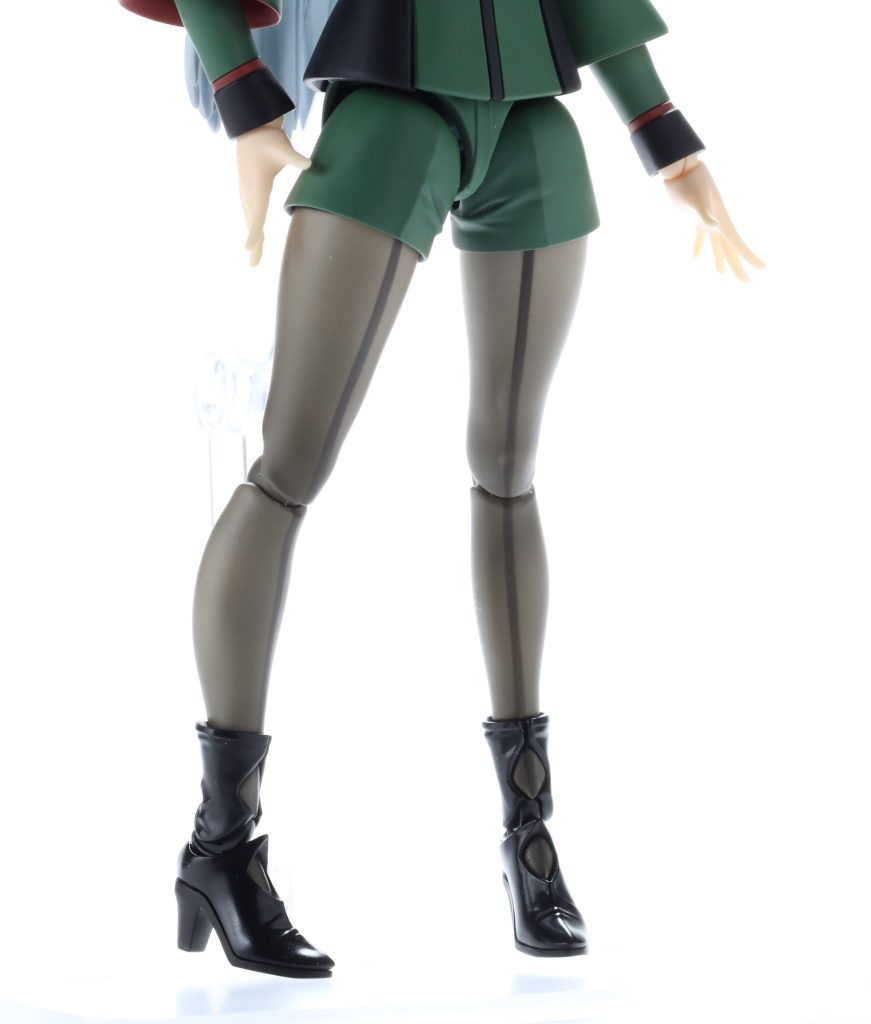 ストッキングの凸ラインは削り落として塗装に置換え透け感はノーツフレッシュの上にスモークグレーでグラデーションブーツは光沢、他はつや消し