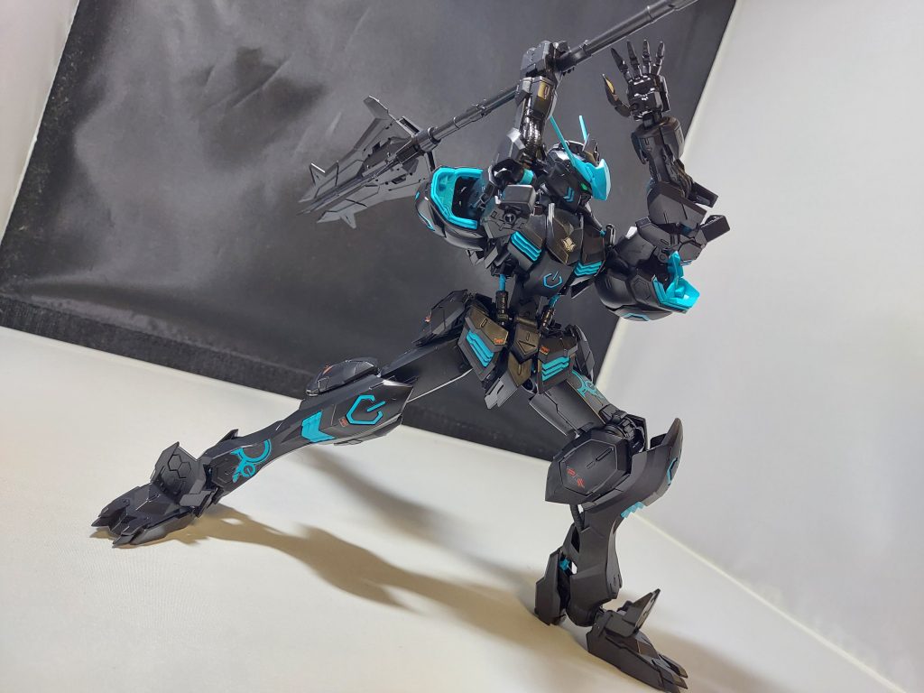 バルバトスはメイスが一番似合いますね✨基本的にカラバリで武装は同じシールがすこし増えたくらいです。