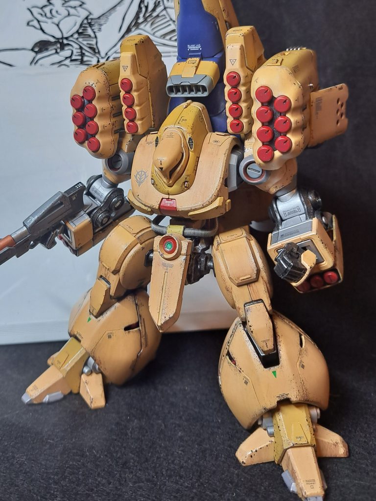 腕の関節は分離して軸を追加してしっかり曲がるようにしました。