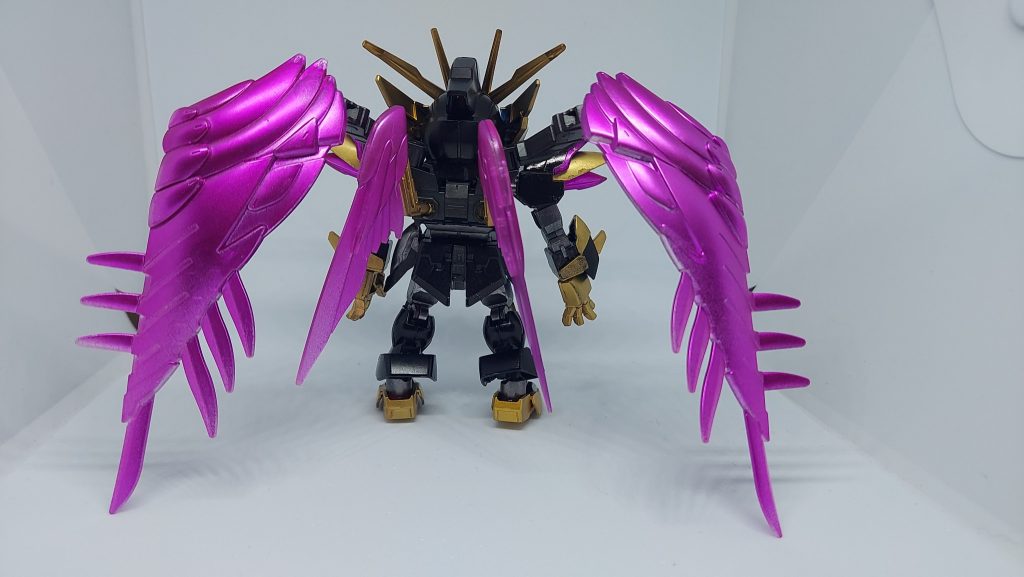 スパロボ作中では真紅っぽい色合いでしたが、蜃気楼のブレイズルミナスをイメージして紫味強めのカラーを使用。