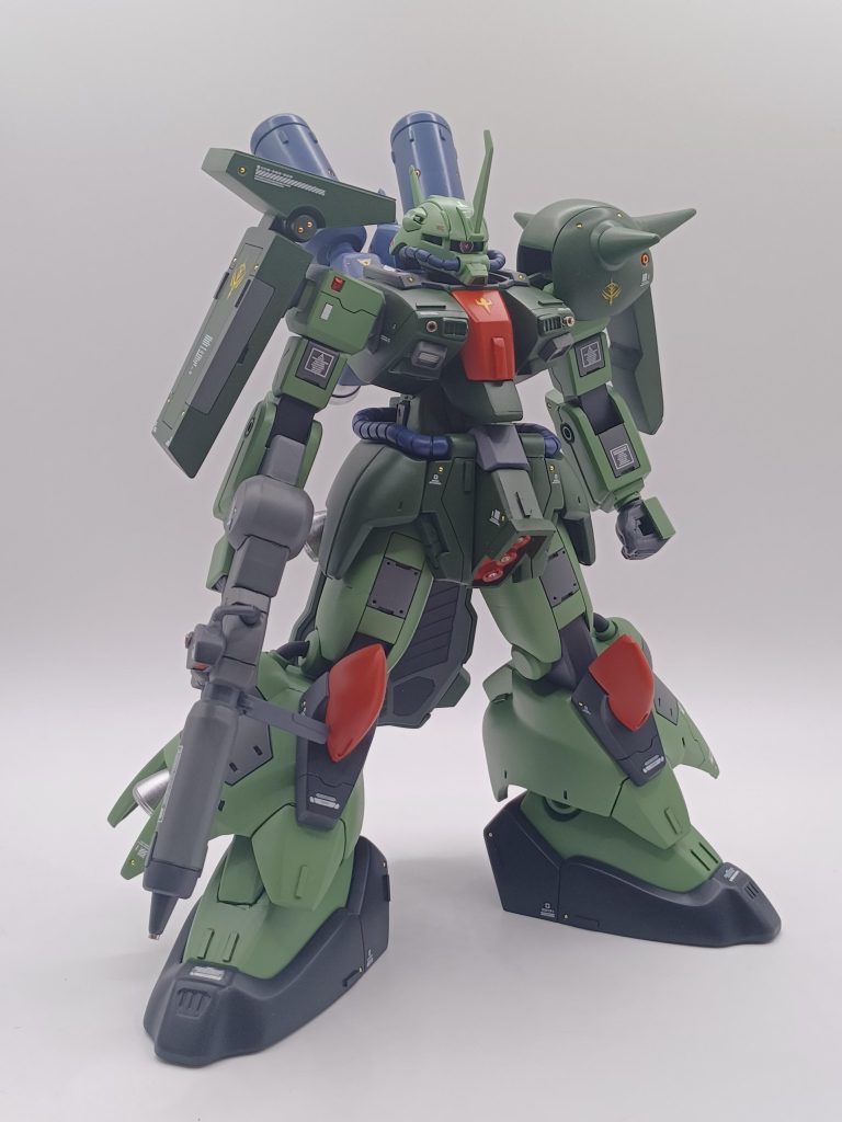 やっぱりザクⅢ改は、良いですね。手持ちのがないので、しばらく作れません。昔みたいに店頭で見掛けたらまた、ゲットしたいですね