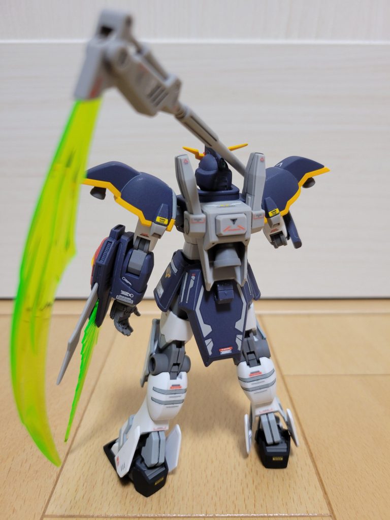 背面。こちら側も寂しくならないようにデカールを貼っています。