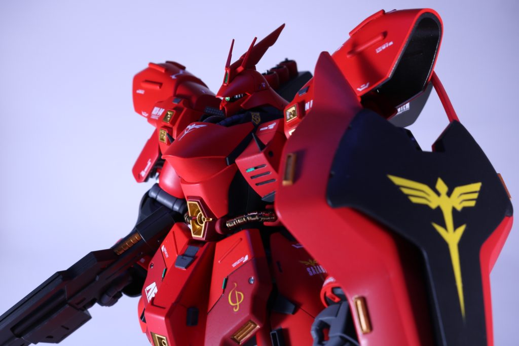 サザビーといえばHGのプレーンなデザインが頭から離れませんでしたが、かといってそのまま作るのもなぁ…と思って自分なりに改修を重ねました。個人的には大満足な出来になったので頑張った甲斐がありました。それでは久々になってしまいましたが、また次回!