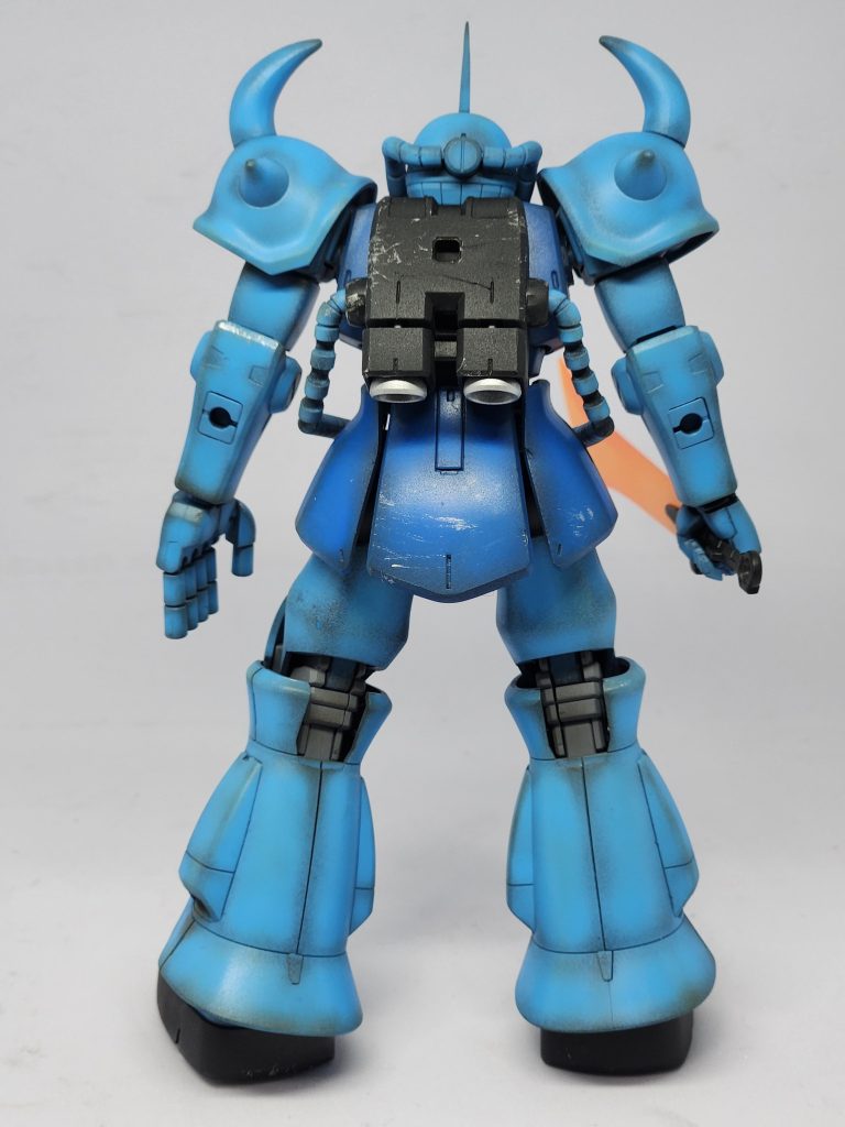 背面。バックパックの傷がラルさんの武骨さを物語るが如く、です🤘傷を見た時、ヤベ💦どうしよ💧となりましたが、さすがラルさんのグフ✨武骨で乗り切ることが出来ました!