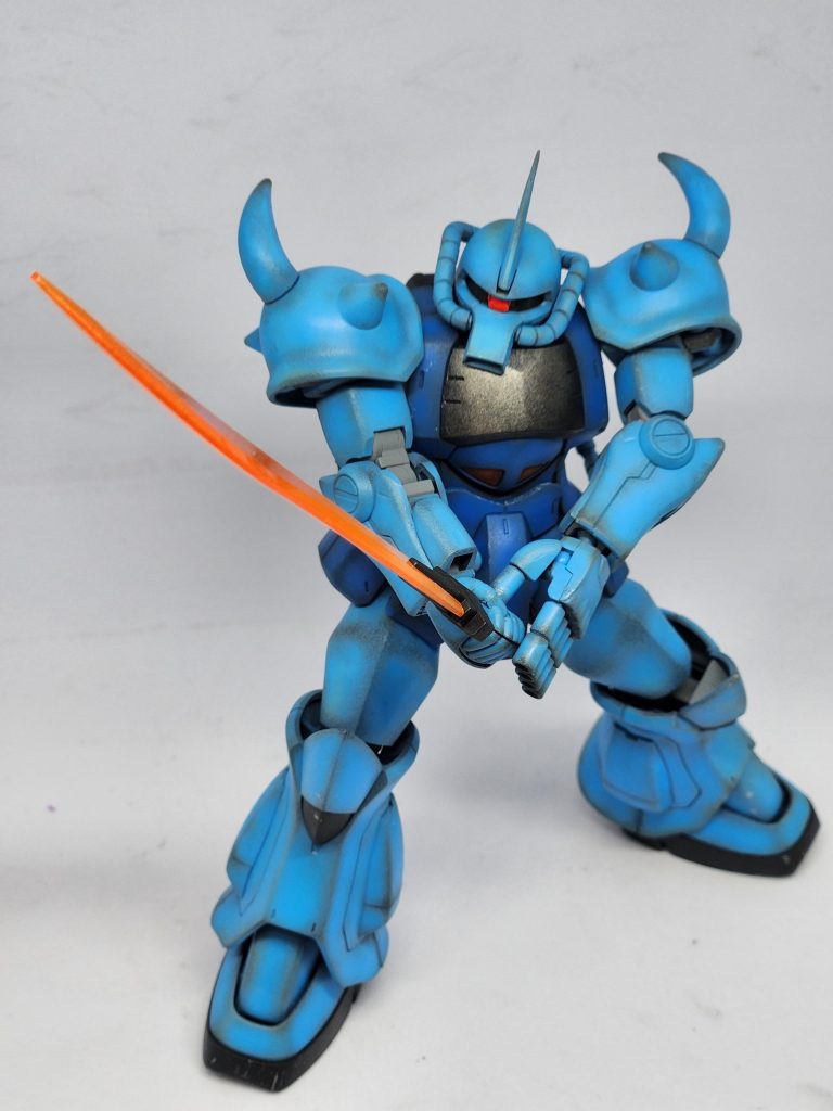 ポーズ1。ヒートサーベルが映えます。文句なしです。ザクとは違います、ザクとは。