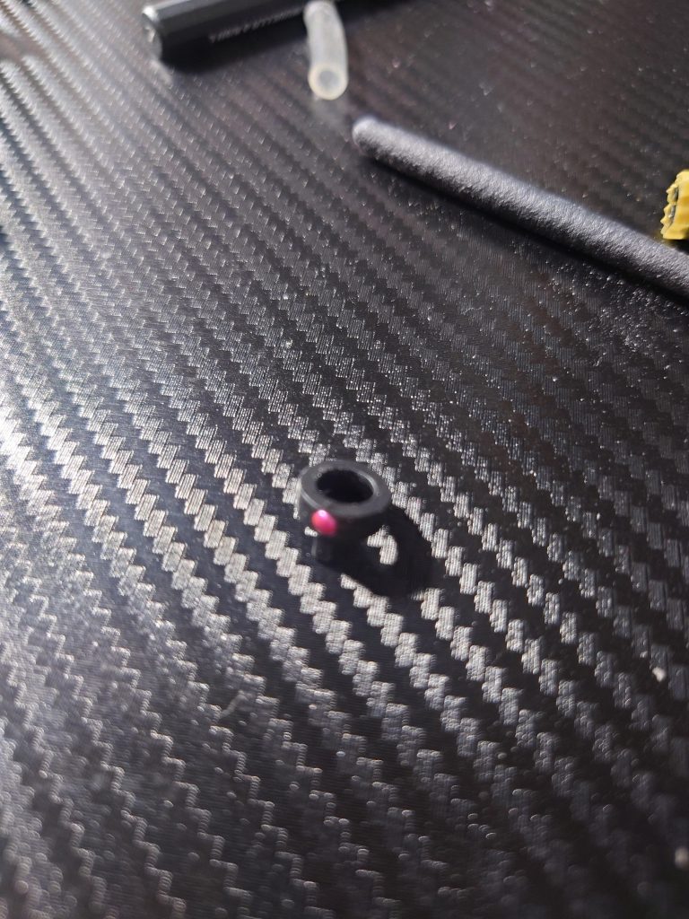 目はHアイズ埋め込みで傾向ピンクに⤴️ブラックライトで光る仕様に