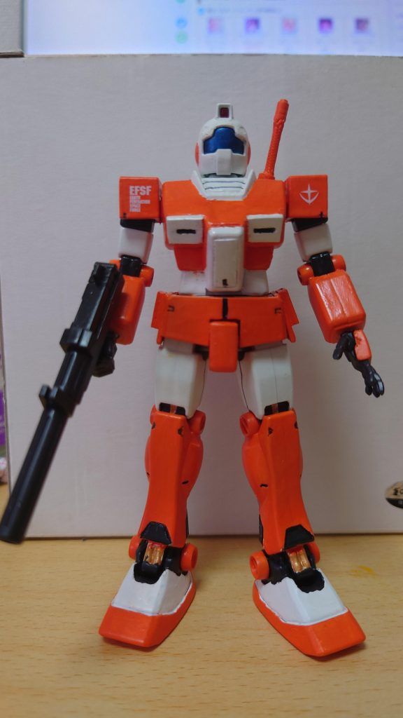 フロントビュー。短くなった前腰部装甲や、小さい肩装甲、廃止された頭部バルカンなどライトアーマーの特徴は再現出来てると思います。