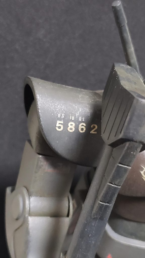 右肩には、先日の息子の身体測定結果を刻みました。2か月ですが、58cm・6.2kgとのことで、同時期の周りの子と比べると背が高いほうらしいです。みんなから大きいねって言われるよ!