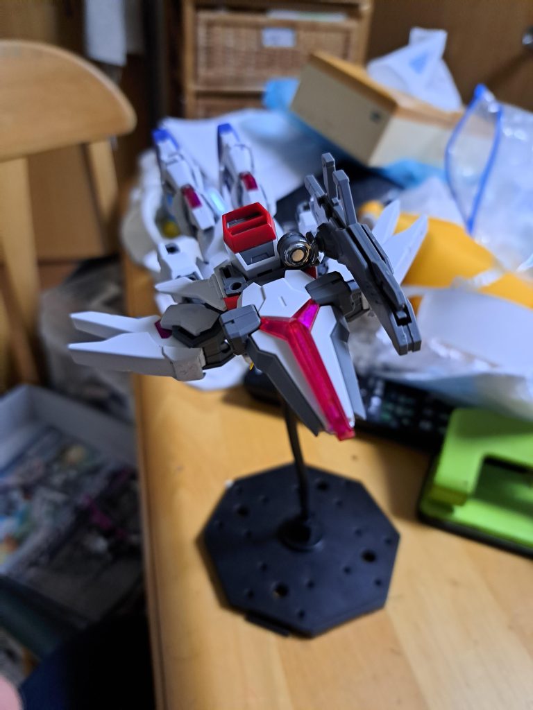 高速巡航形態変形手順1　ギャラクシーファイターを上向きにして盾とライフルをマウントする2　肩パーツを下向きにする3下半身を前後反対にする4　頭パーツを前後反対にする 