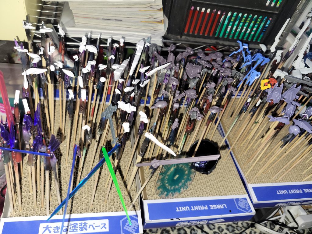 今回は小さなパーツが多く塗装が楽でした!