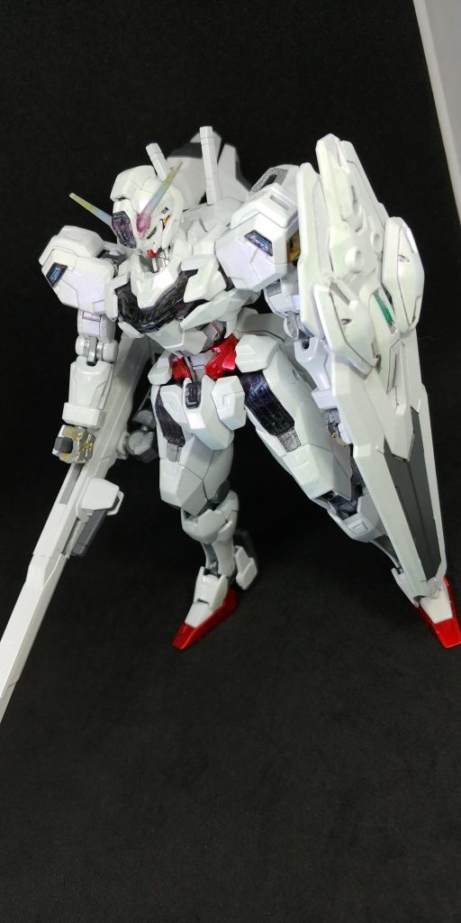 アンテナの虹色を新色ホロマーカーのホロブルーとホロレッド、ホロイエローでやろうかと思ってましたがホロブルー全然売ってない、田舎だからか💧