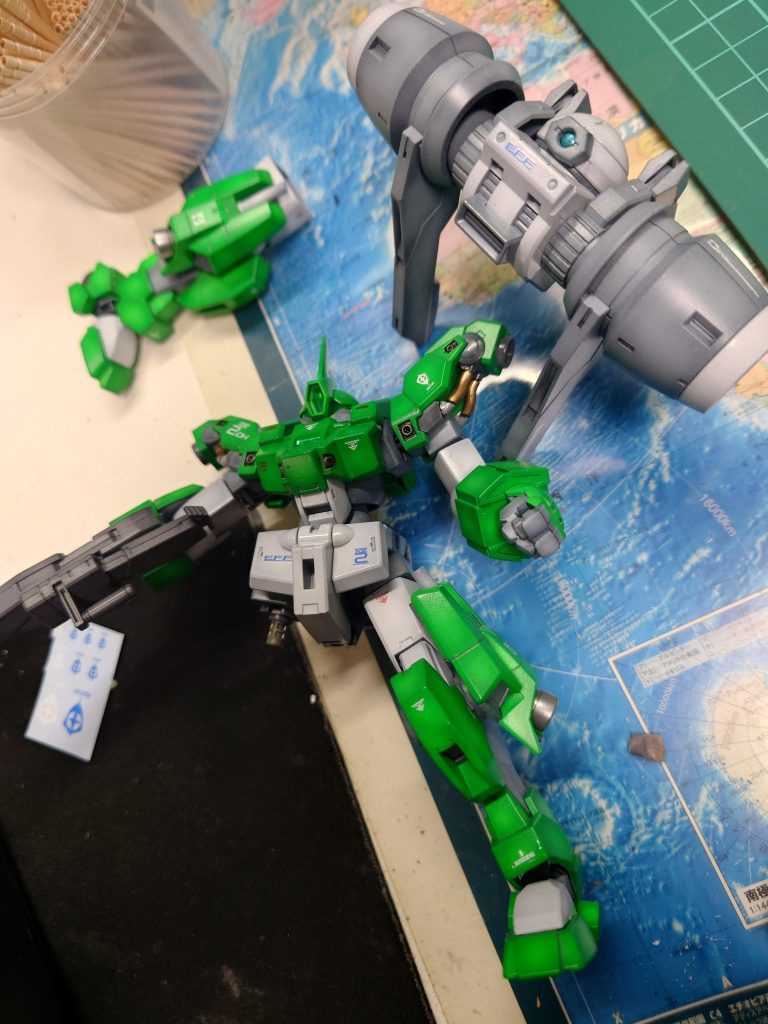 所々バラシてデカール貼り。