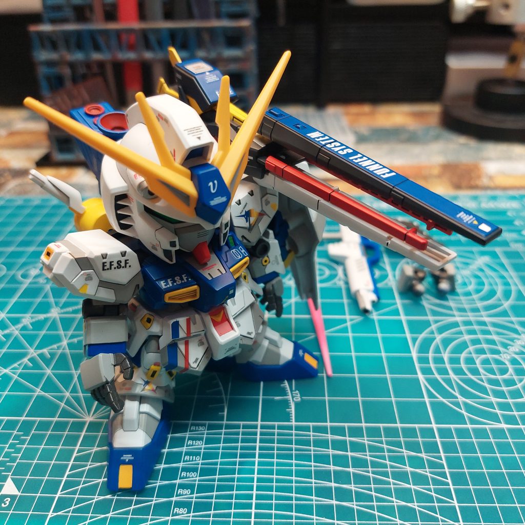 巨大ファンネルのデカールはこだわりの１つ🎵