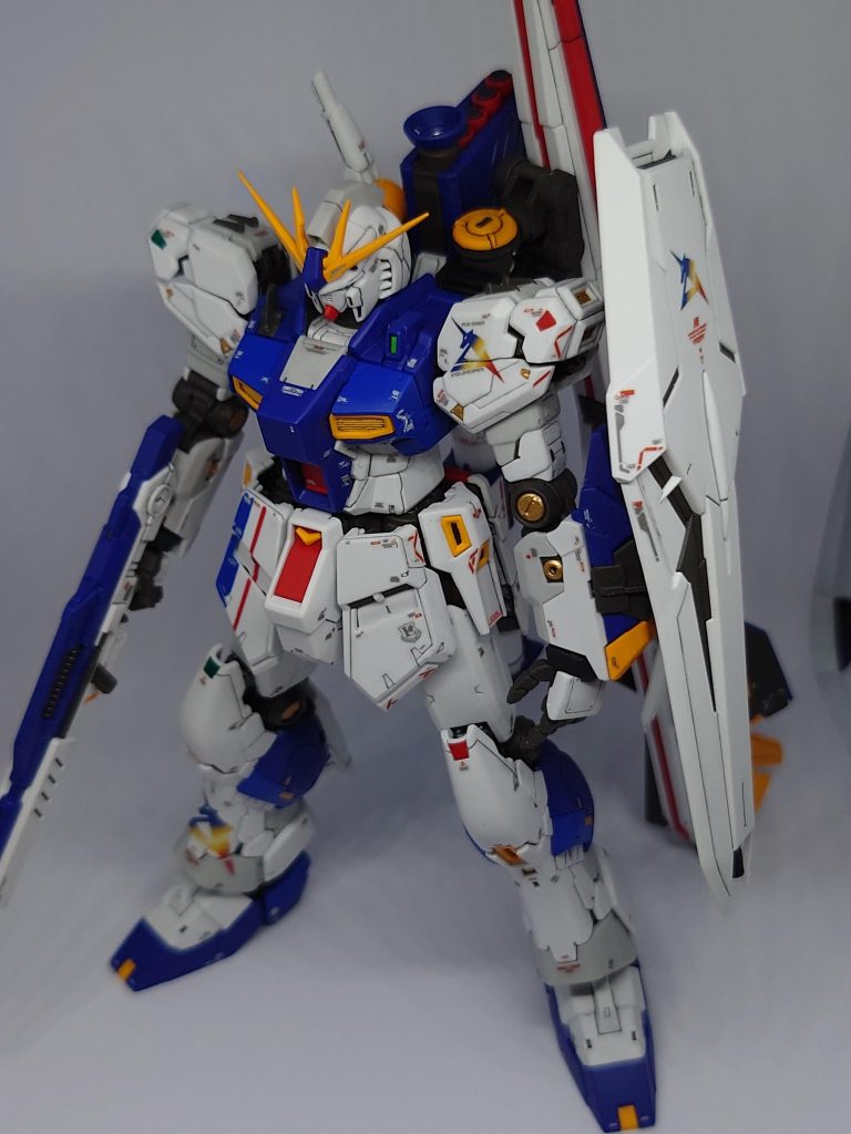 初のRG作成でしたので仕上げるまでに時間がかかりました😔 ほぼ設定通りのカラーで、塗装できるところは筆塗りしました。