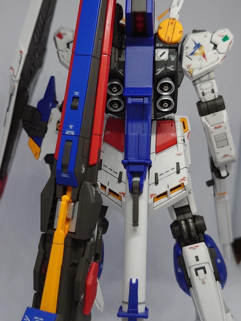 バ一ニア内部にはソケットを差し込んでます。