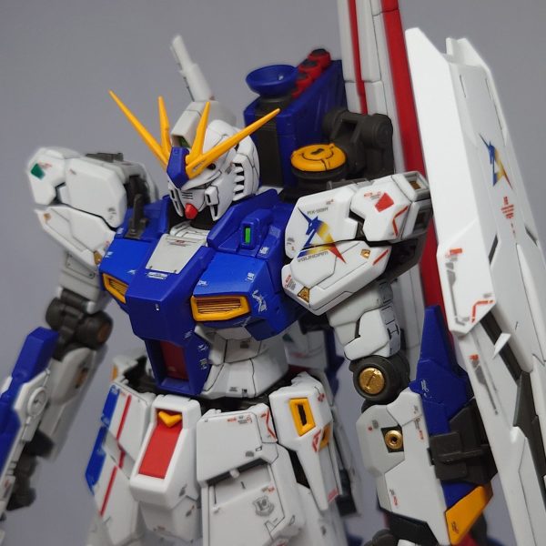 RG RX-93 ff  v ガンダム