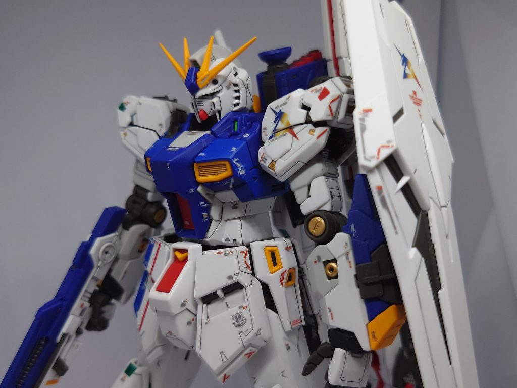 デカ一ル貼るの大変でした。