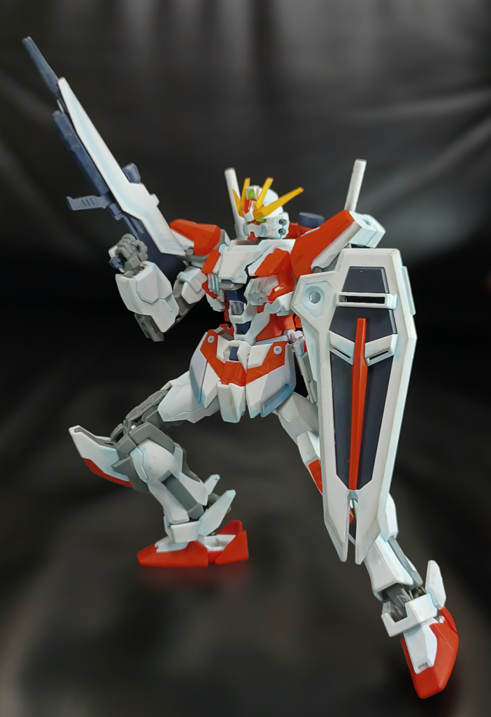 キットの武装はクリアパーツで大きいのでオミット。カッコいいフリーダムから。