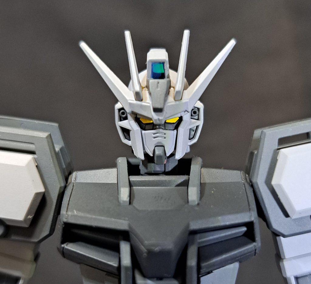 メインカメラだけ光沢イエローで塗装し、頭の前後のセンサーには100均の装飾テープ(青)を貼っています。塗装メモ白部分  サフ青部分  ジャーマングレー+気持ち程度の青グレー部分  ニュートラルグレー赤部分  ニュートラルグレー+白メインカメラ  イエロー(光沢)頭部センサー  装飾テープ(青)スミ入れはなしトップコート  つや消しスーパースムースクリア(薄め)