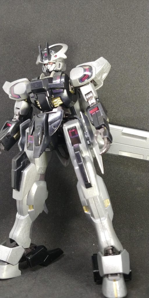 今回のガンダムマーカーＧシルバー、【シャインシルバー×Ｇブラック】、【メッキシルバー×Ｇブラック】、ヘビーガンメタリック、【ヘビーガンメタリック×Ｇホワイト】、イエローゴールド、ホワイトゴールド、ロイヤルメタレッド、トランザムホロレッド