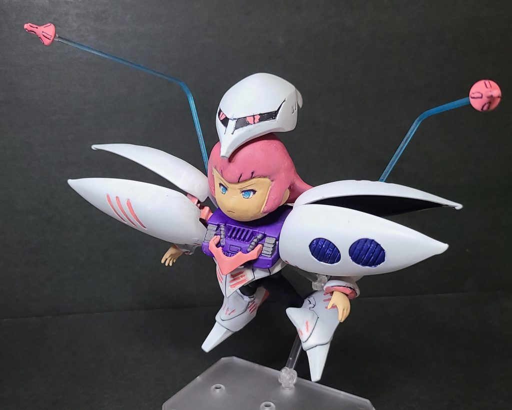 一度は自分で瞳を描いたのですが、あまりに下手くそすぎて塗装を落として瞳デカールに変更しました。初めからデカールにしておけば良かったと後悔しています(TωT)しかしスケールが違うのでデカールも下手くそです。