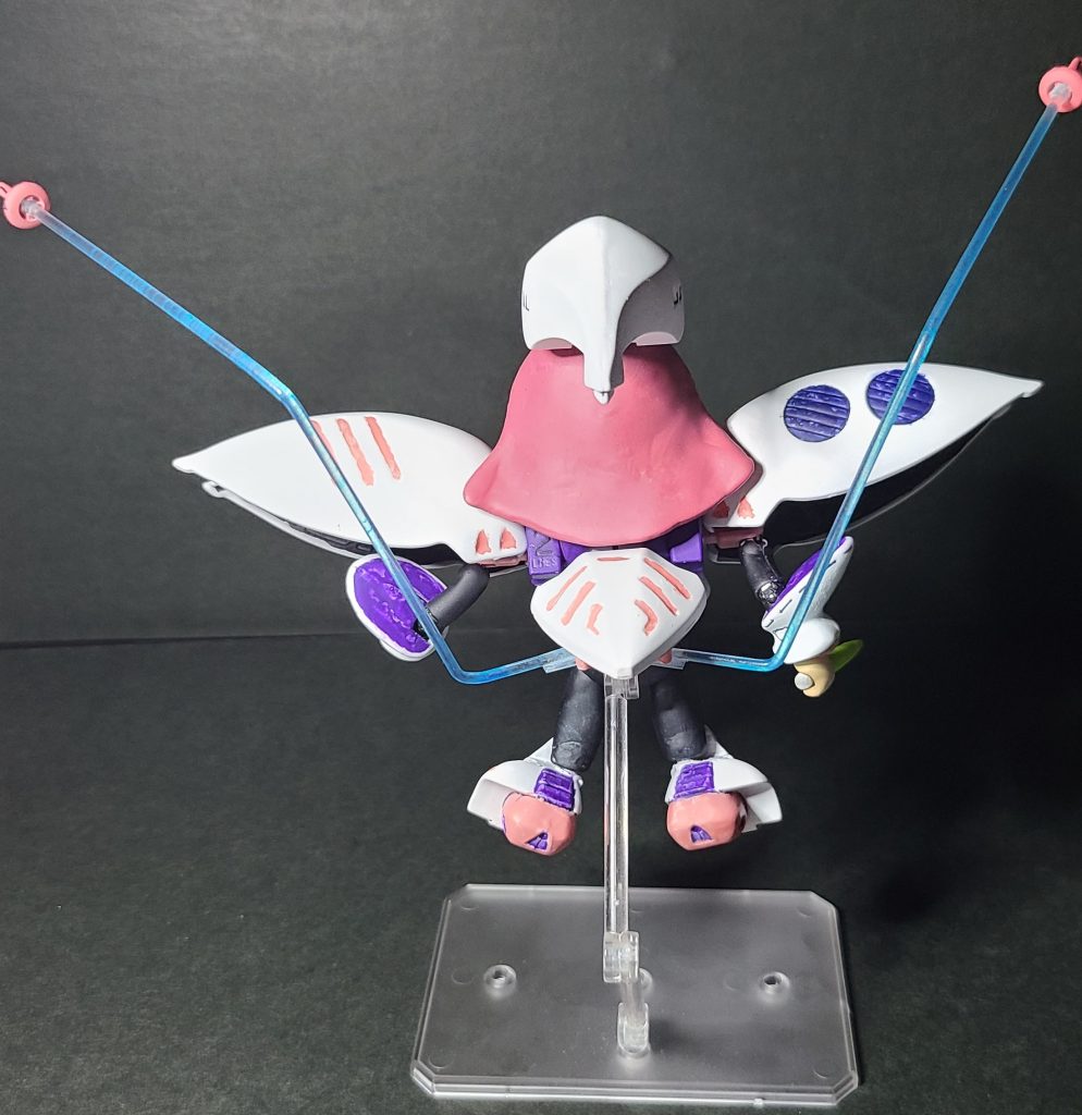 バックショット今回ドールminiの下半身をつけるにあたって、アクションベースの装着箇所が無くなる為、元々あった脚接続用のポリキャップとプラ板で作りました。ファンネルエフェクトにも穴を空けているので、エフェクト固定としても利用しています。