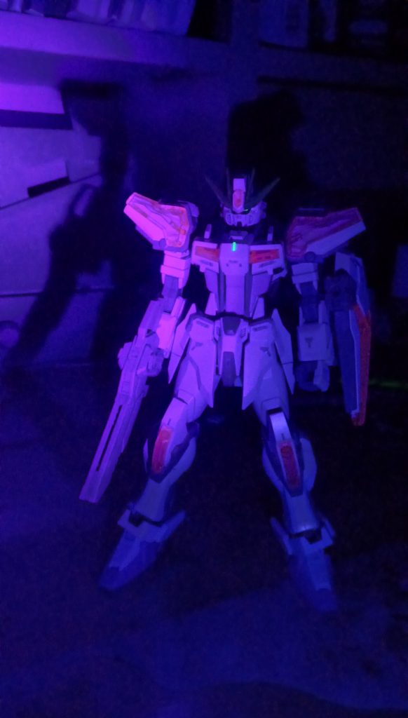 EGシステム起動(Energy Glitter-circulation)機体の各所にエネルギーを集中させ攻撃・防御・起動時などの状況に合わせてブーストアップが行えるようになる。