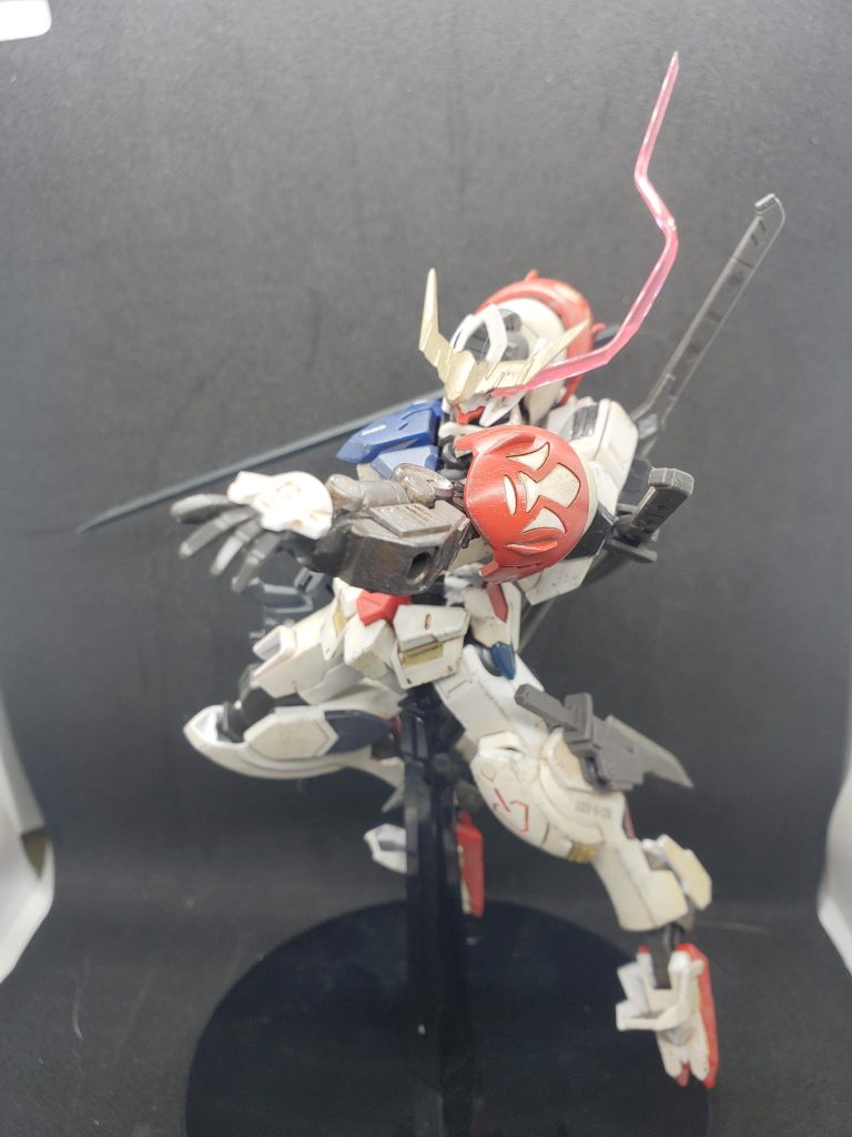 パーツの差し替えで眼光エフェクトも再現してみました