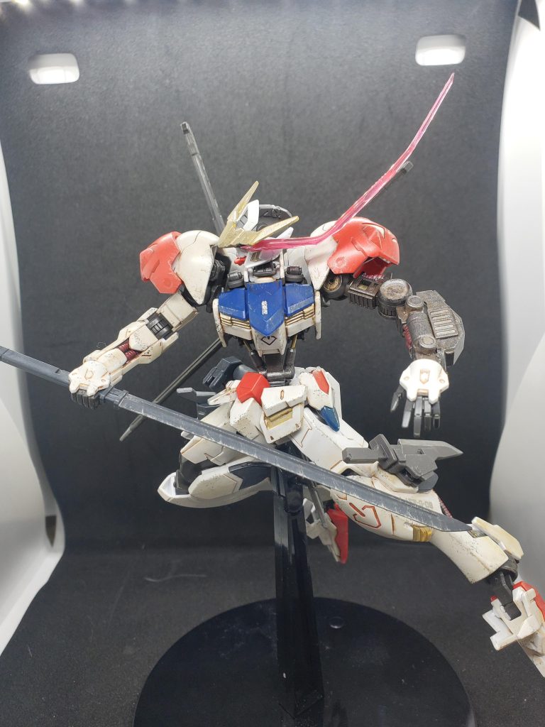 左腕はルプスのガンダムフレームにディテールアップパーツ貼り付けて自作しまし