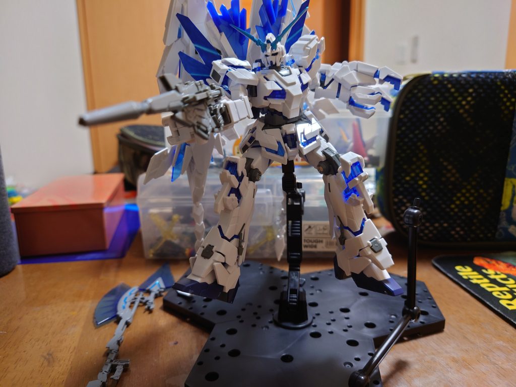 ポーズ2締めはビームマグナムで