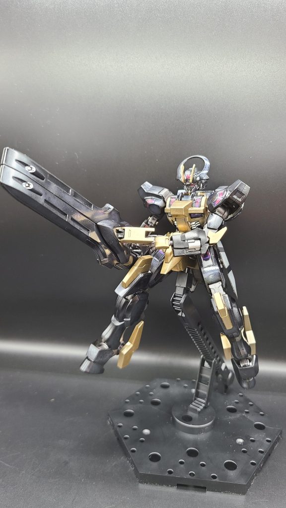 水星の魔女途中で見るのやめて正直この機体がどんなものなのかよく分かってませんが…かっこよくて買いましたw