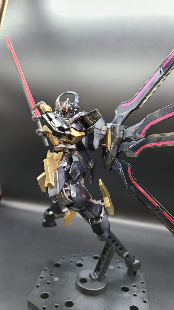 片目隠れてる感じがめっちゃ悪役( *´艸`)たまには新しいキットもいいですね(*^^*)次回はまた…再販つくりますけどねwありがとうございましたー!