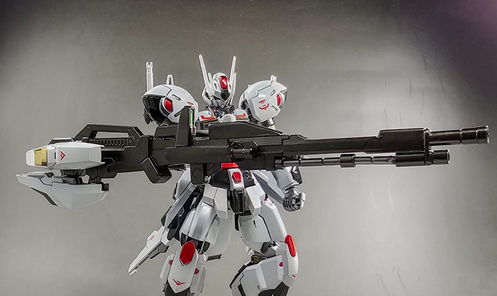 HM(ハイマニューバー)ランチャー。G-バードのような推進機付きのビームランチャー。キャリバーンのライフルとジャンクを合わせて作成しました。