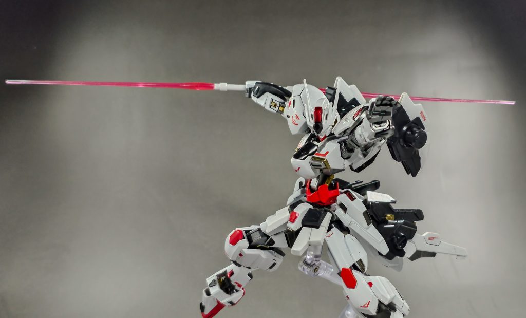 ビームサーベル。バックパックに二本装備。ストフリのものを使用したので連結することも可能。二本のサーベルの出力を1つにした今日かビームサーベルも、とか妄想してます。