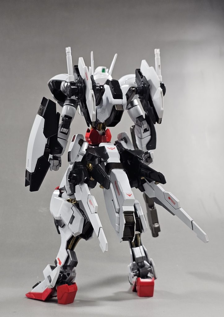 背面。ブースター、テールブースター、バインダーを装備した機動力重視な装備で。操縦になれてきたらガンビット解禁、みたいな妄想をしてます。