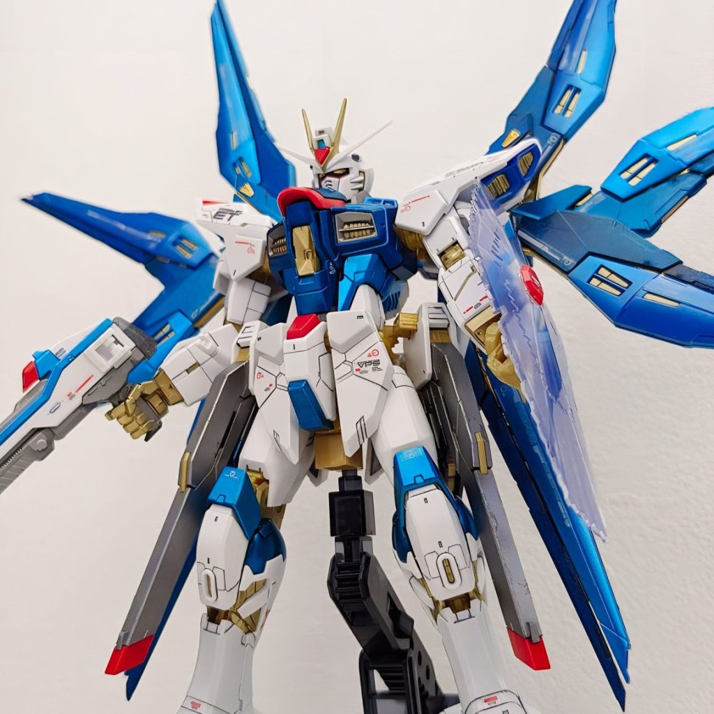 RGフリーダムガンダム＋HGCEストライクフリーダム＋ガンダム