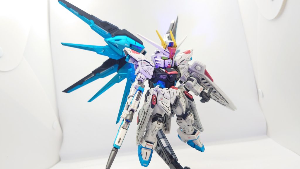 塗装のコンセプトはマットキャンディ　付属のリアスティックデカールを使いましたが所々が浮き出てきていますねやっぱり水転写デカールがいいです。