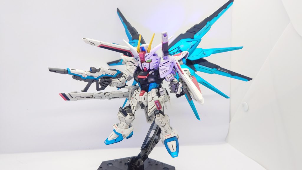 ハイマットフルバースト　ブレードアンテナがでかいので構えさせづらかったです。