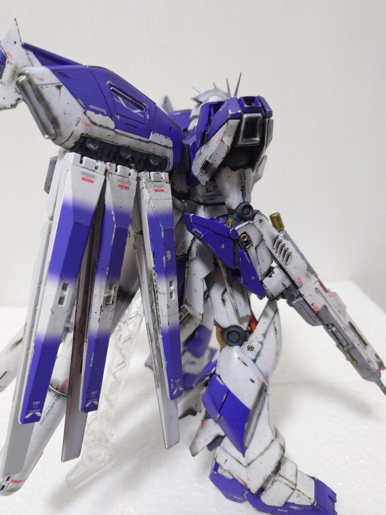 バックショットです。補給を想定し、一つだけファンネルはきれいなものにしました。