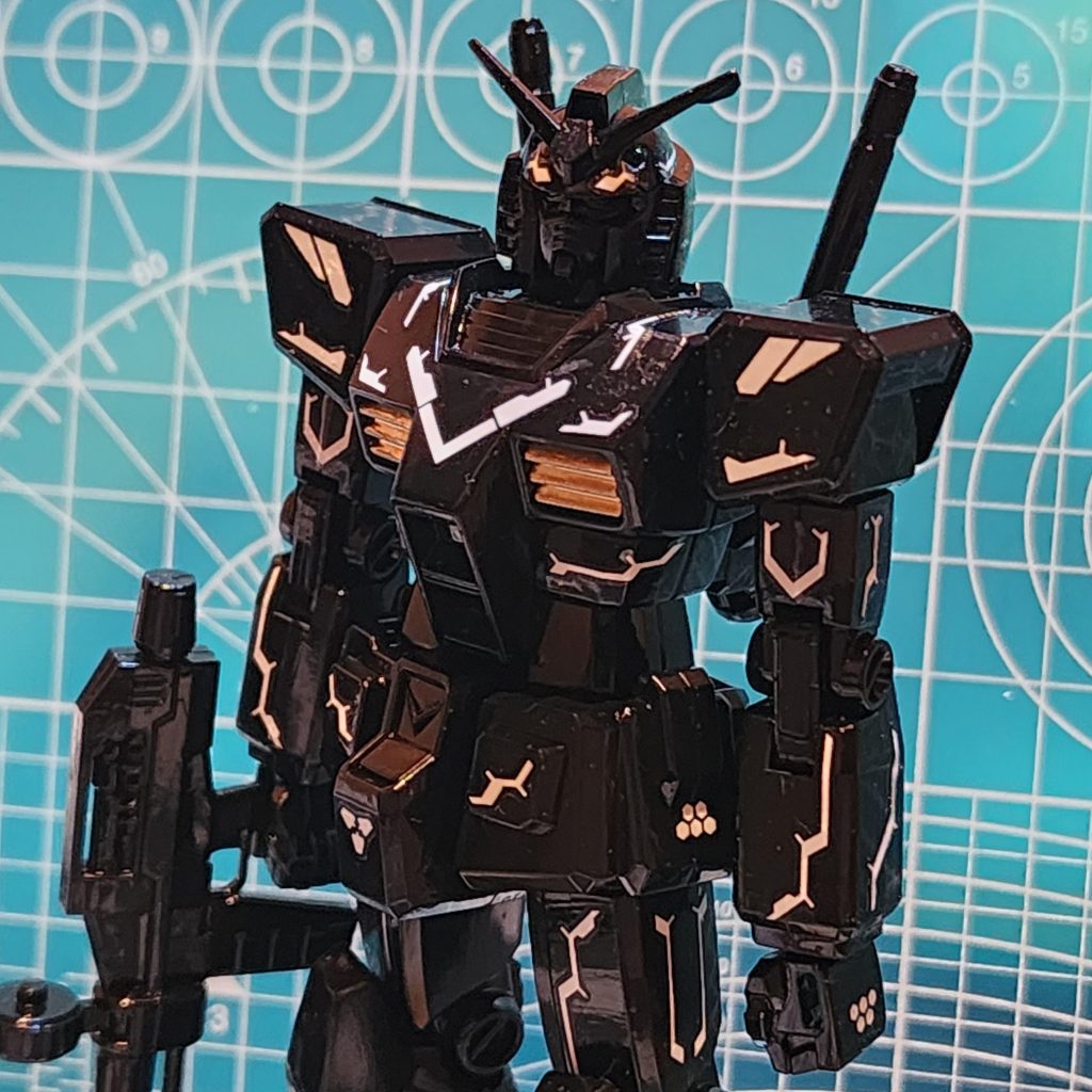 さすがというか、当然というか組み立て体験会 Ver.なので、組みやすく、それでもかっこいい(*´>ω<`*)でも、可動域がほとんど無くてポージングがまったく取れないので、写真少なめw