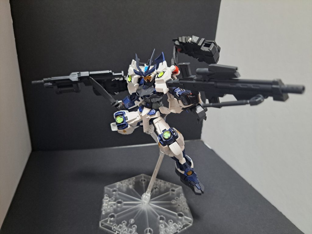 やはりサブアームの保持能力は素晴らしいですね。ブンドドが綺麗に決まります。狙撃型ライフルとアタッチメント換装のマルチライフルがメイン火力という想定です。