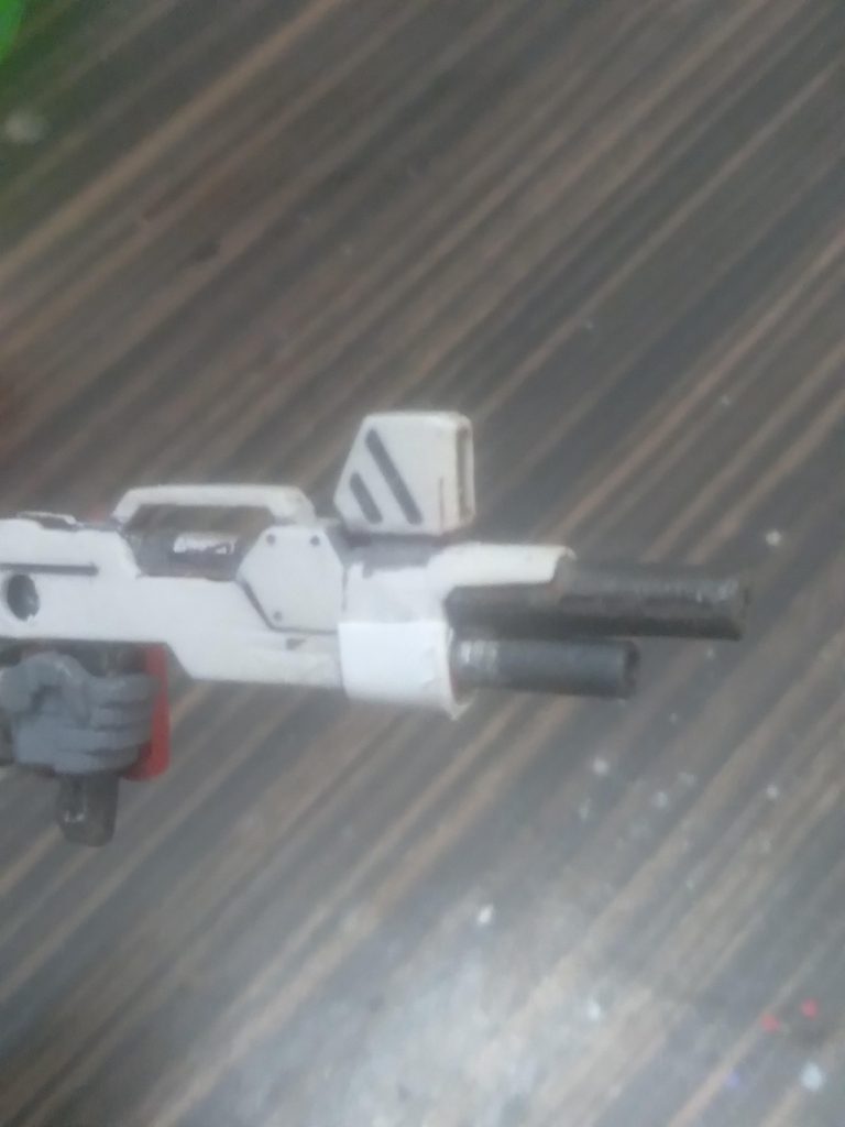 Here you can see what I have done. Shortened the barrel and removed the secondary handle. It makes it look like a totally different weapon now